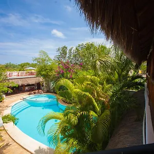 4* Hotel Yum Kin